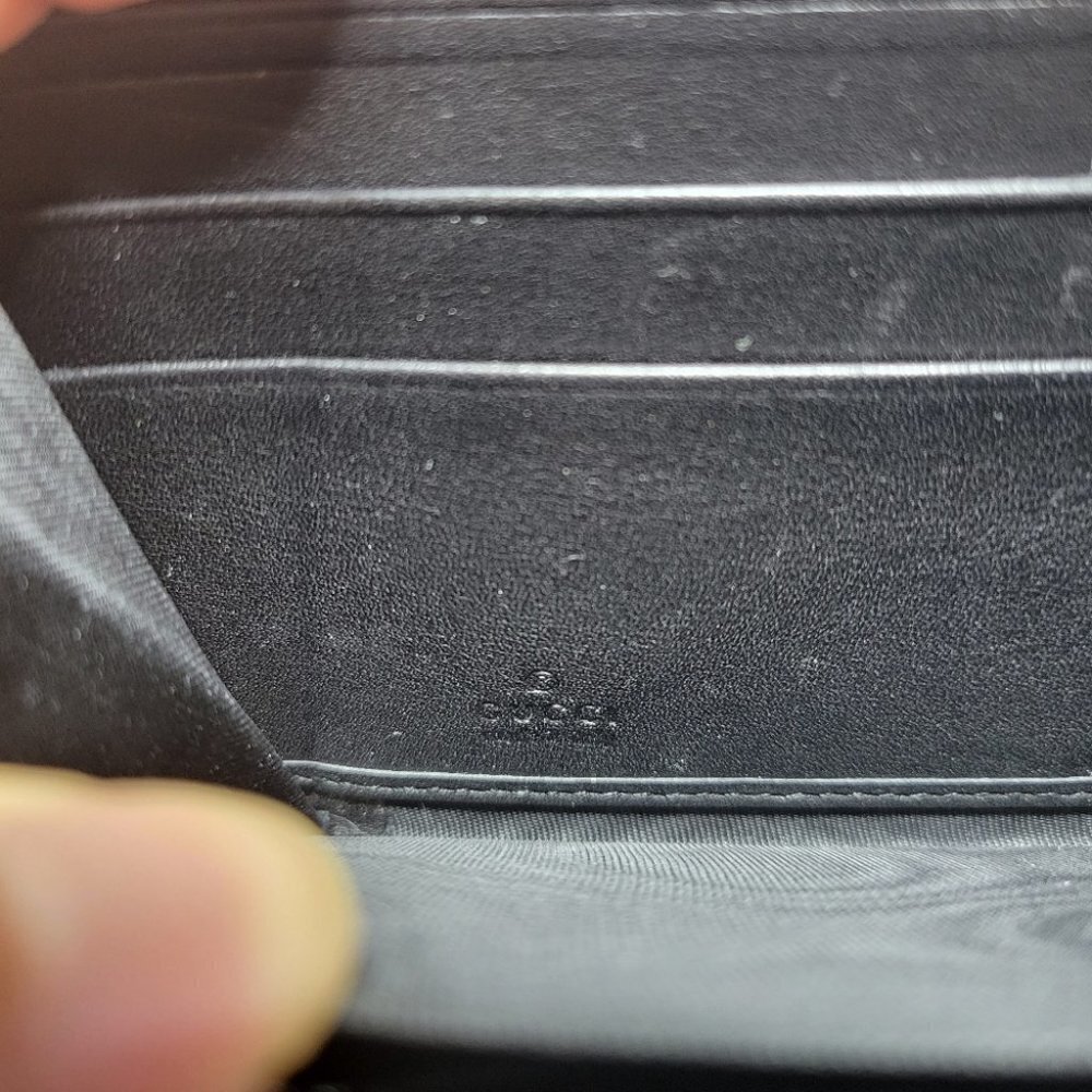 GUCCI  embossed leather logo zip around long wallet black - Picture 10 of 15